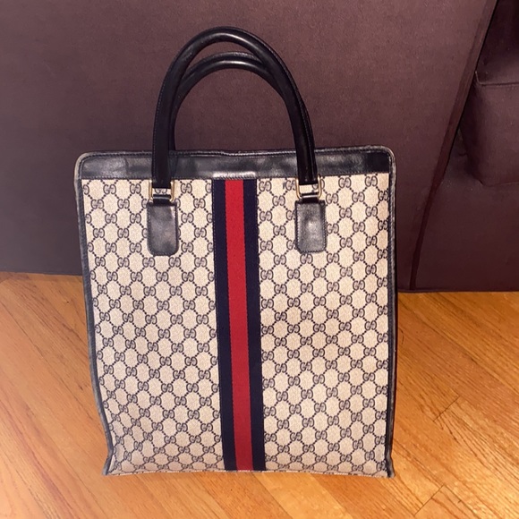 AUTHENTIC VINTAGE GUCCI - Picture 6 of 9